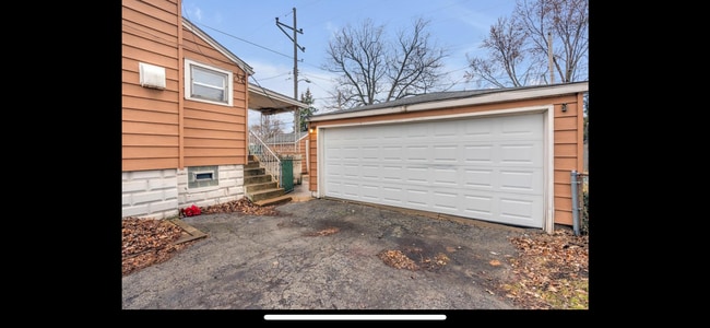 Photo - 925 Cherry St