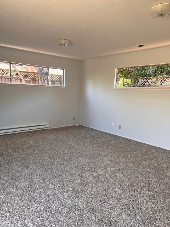 1143 Solana Dr