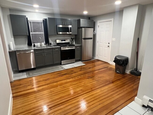 Building Photo - 122 Central Ave Unit 1 Rental