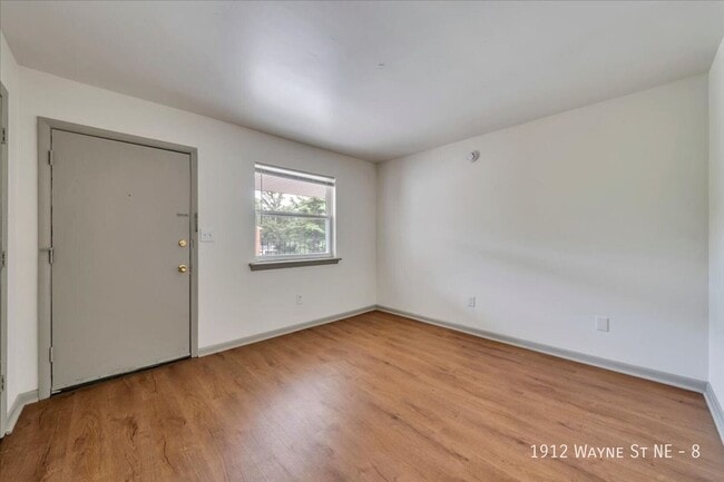 Photo - 1912 Wayne St NE Unit 8