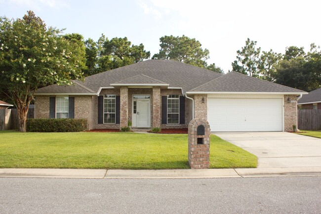 Stunning 4BR/3BA home with covered back po... - Stunning 4BR/3BA home with covered back po...