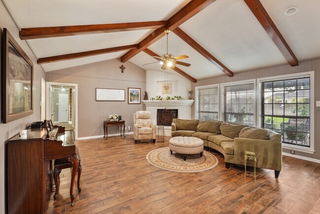 Photo - 5003 Mockingbird Ln