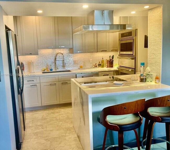 Photo - 877 NE 195th St Unit 122