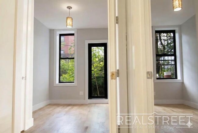 Photo - Putnam Avenue Unit 2