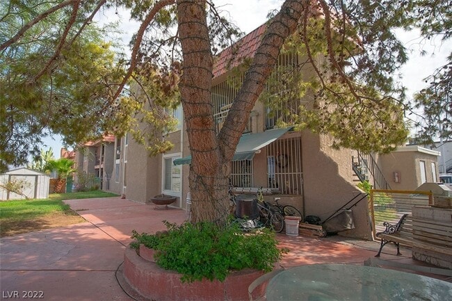 Building Photo - 2185 Exeter Dr Unit 1 Rental