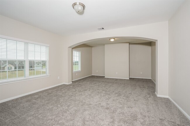 Photo - 651 Lakeland Cir