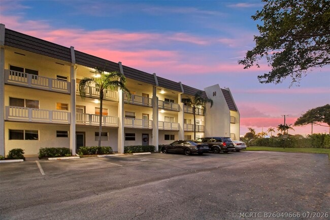 Building Photo - 6890 Royal Palm Blvd Unit 312h