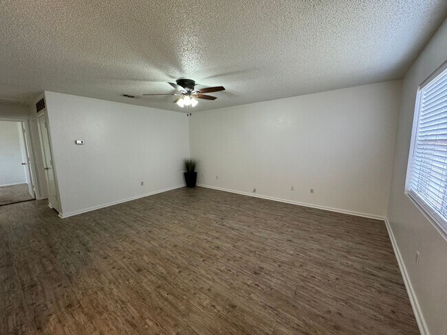 Photo - 8210 Vernon Ave Unit B