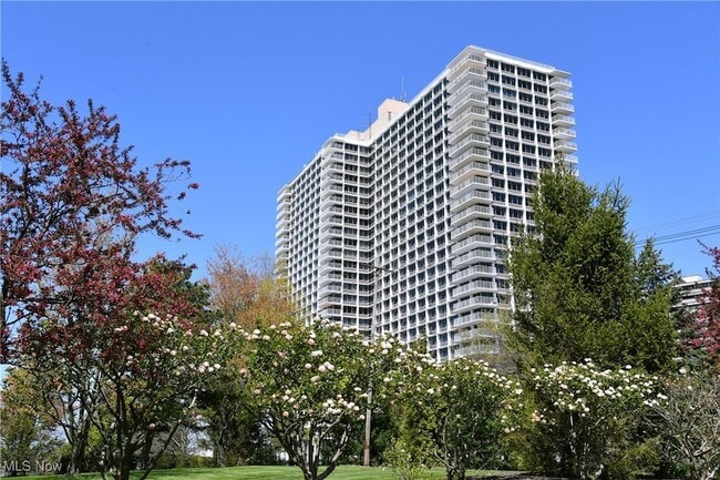 Photo - 12700 Lake Ave Condo
