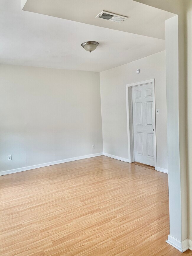 Photo - 157 N 16th St Unidad #2