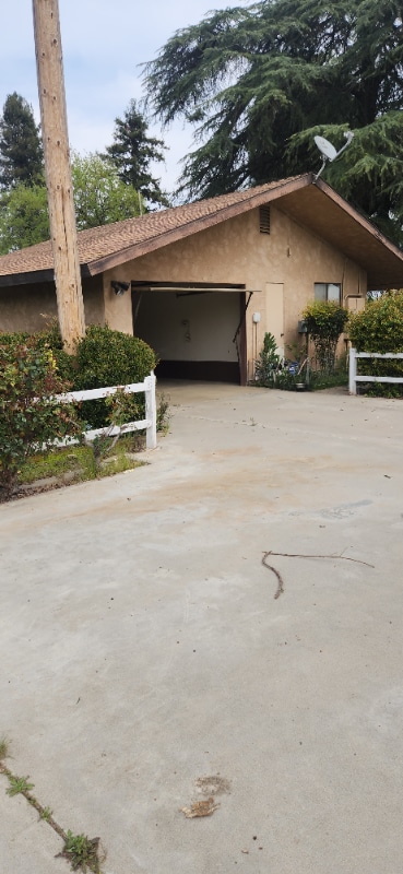 Photo - 9905 Ave 404