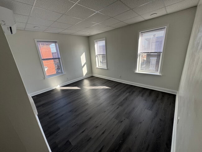 Photo - 1527 Tasker St Unit 3rd Floor