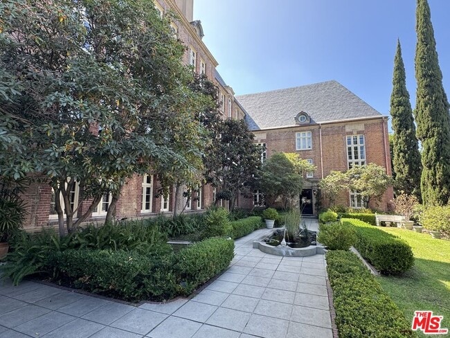 Building Photo - 1285 N Crescent Heights Blvd Unit L Rental