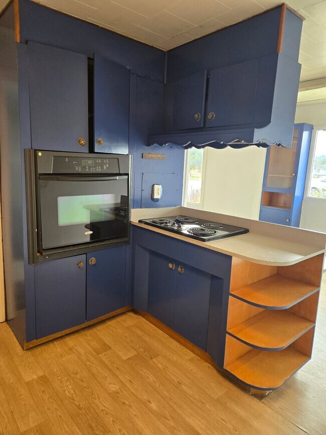 Photo - 122 N West Blvd Unit 112