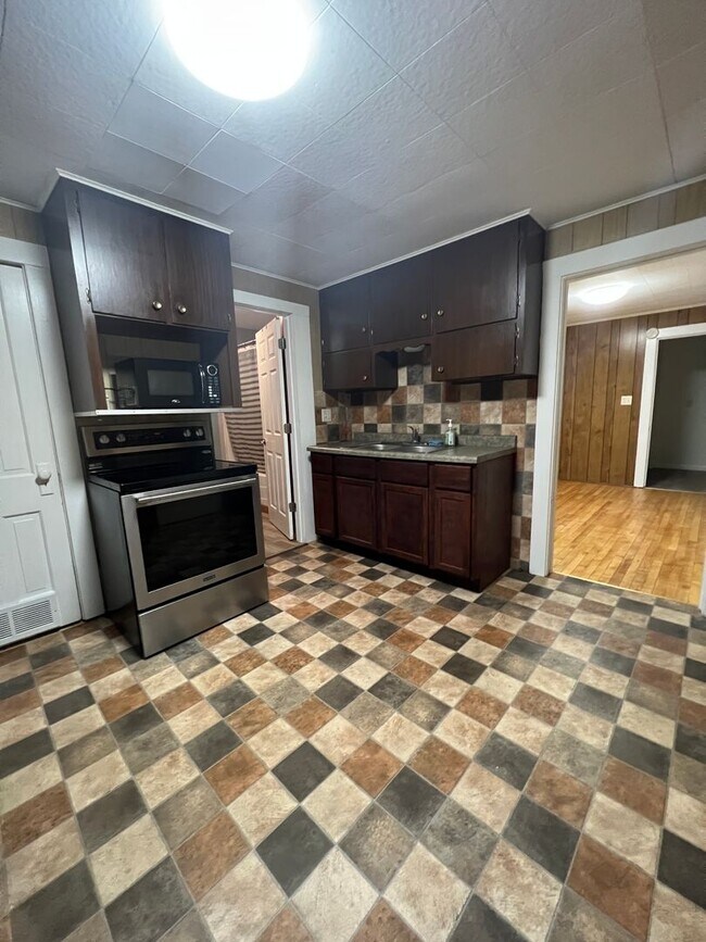 Photo - Four Bedroom Home in La Crosse