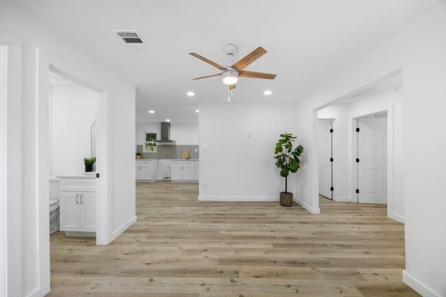 Photo - 3906 Simsbrook Dr
