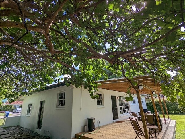 Photo - 490 NW 90th St
