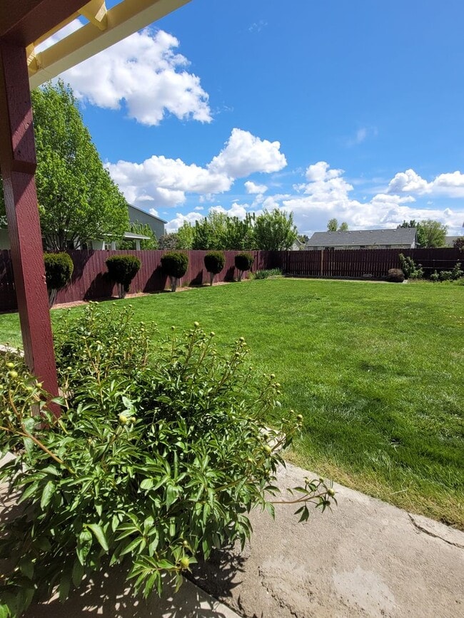 Photo - 4 Bedroom / Triple Car Garage / Fenced Yard