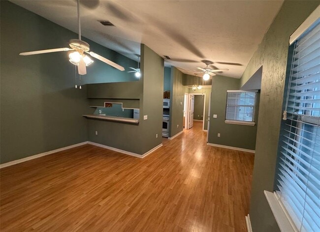 Photo - 10311 NW 33rd Ln Unidad 0