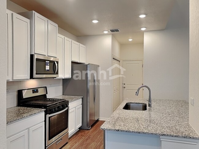 Photo - 2733 Meadowood Heights