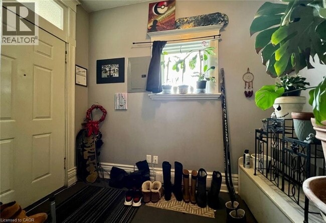 Photo - 631 Hamilton Rd Unité MAIN FL