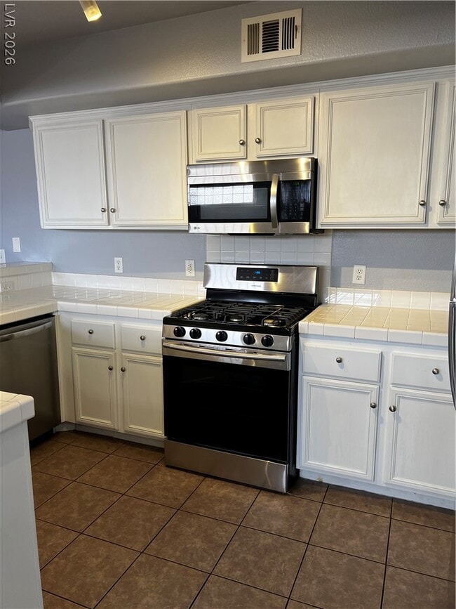 6905 Cobre Azul Ave Unidad 202