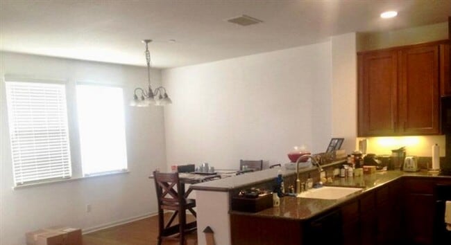 Photo - Adorable 2/2 Natomas Condo! PLEASE READ ENTIRE AD FOR VIEWINGS!!!!