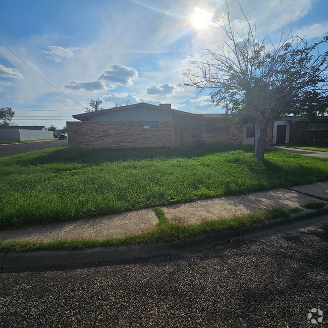 Building Photo - 2601 Verde Ave Rental