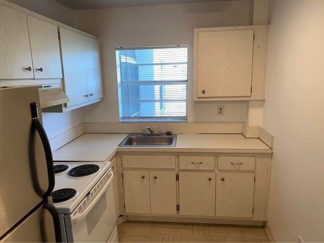 Photo - 6201 SW 37th St Unidad Westwood Condo
