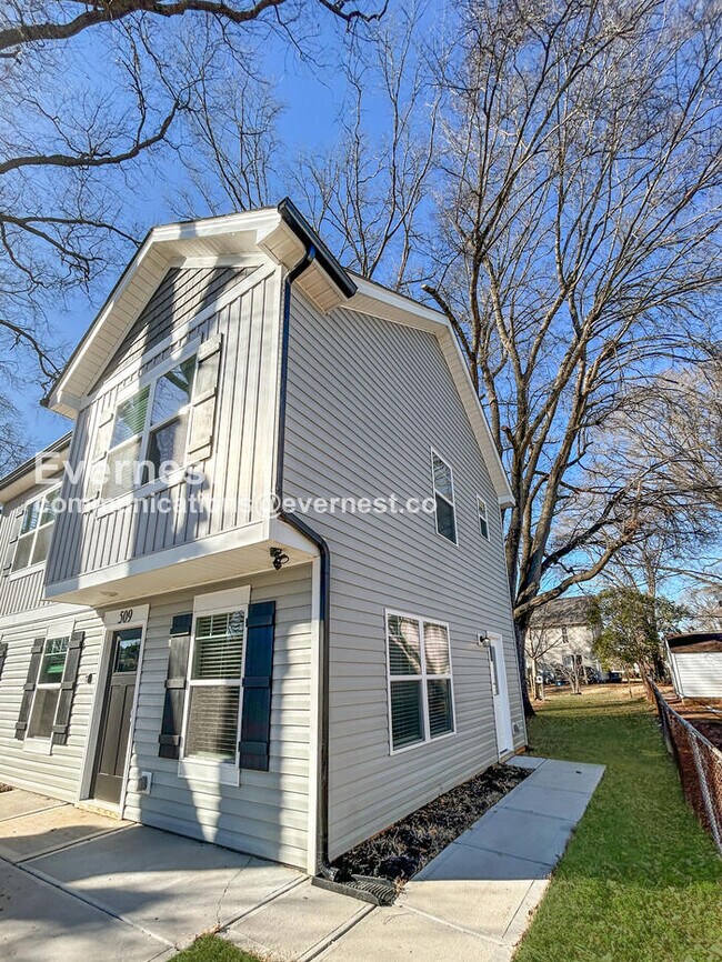 Photo - 509 Cook St