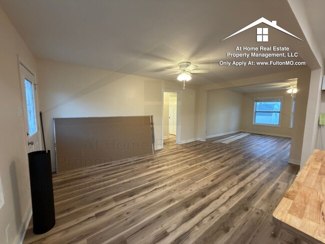 Photo - 703 W 7th St