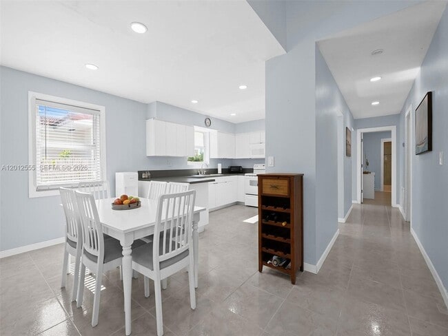 Photo - 1251 Lincoln St
