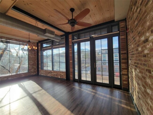 Photo - 550 E Main St Unit 201