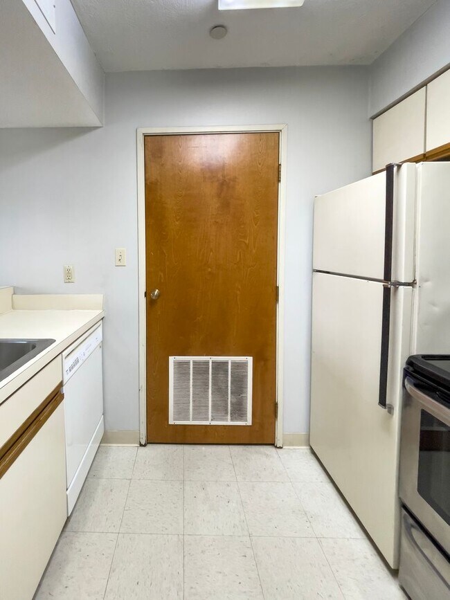 Photo - Close to Campus Unit 2