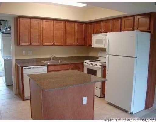 Photo - 605 SW 1st Ct
