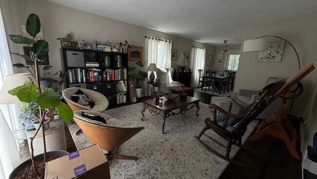 Photo - 2628 Lynn Ave