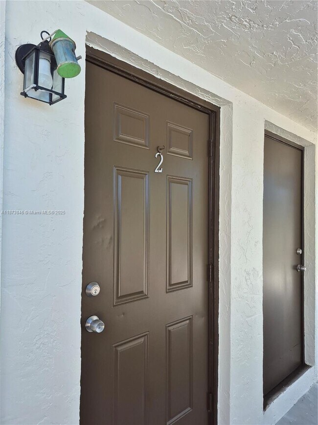 Photo - 216 SW 9th St Unidad 2