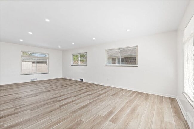 Photo - 2780 St Joseph Ave