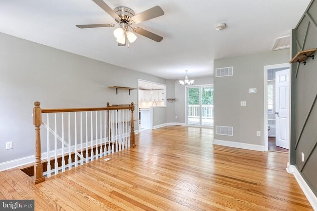 Photo - 6922 Hollenberry Rd