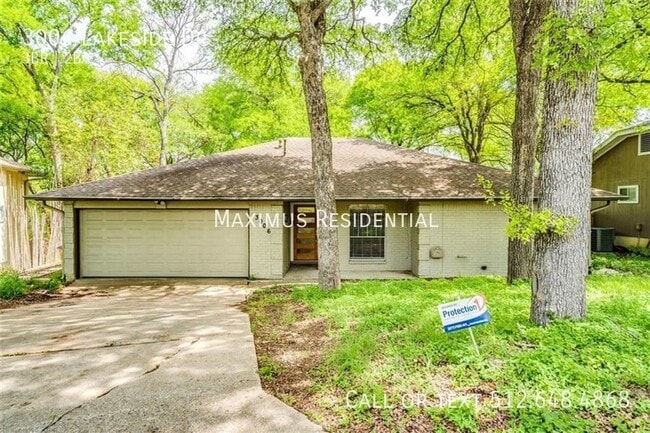Photo - 3006 Lakeside Dr House