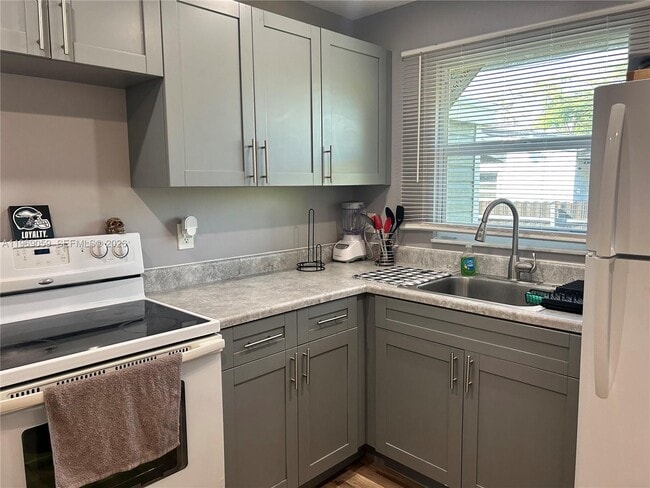 Photo - 3633 SW 12th Ct Unit 3