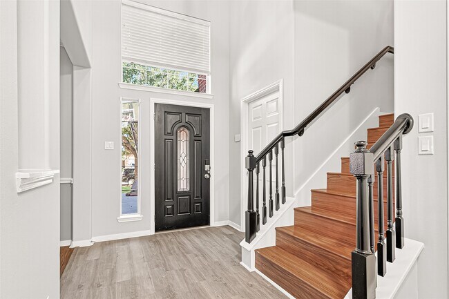 Photo - 1903 Amber Trail Ln