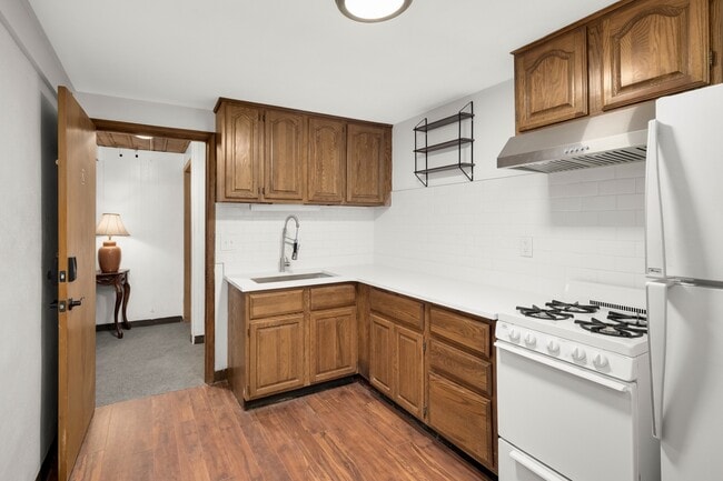 Photo - 895 Humboldt Ave
