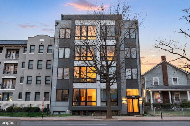 Building Photo - 4804 Georgia Ave NW Unit 02