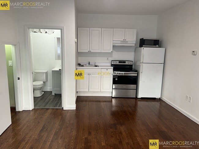 Building Photo - 269 Bolton St Unit 2A Rental