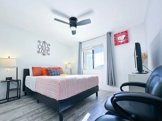 Building Photo - 1215 E Lemon St Unit 121 Rental