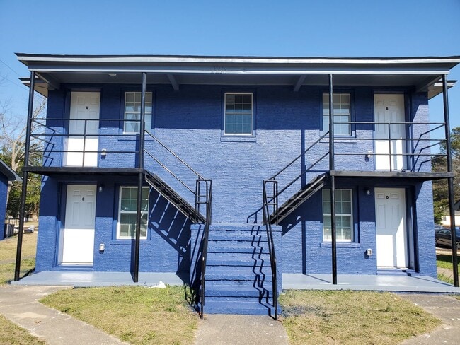 Building Photo - 2218 Murchison Rd