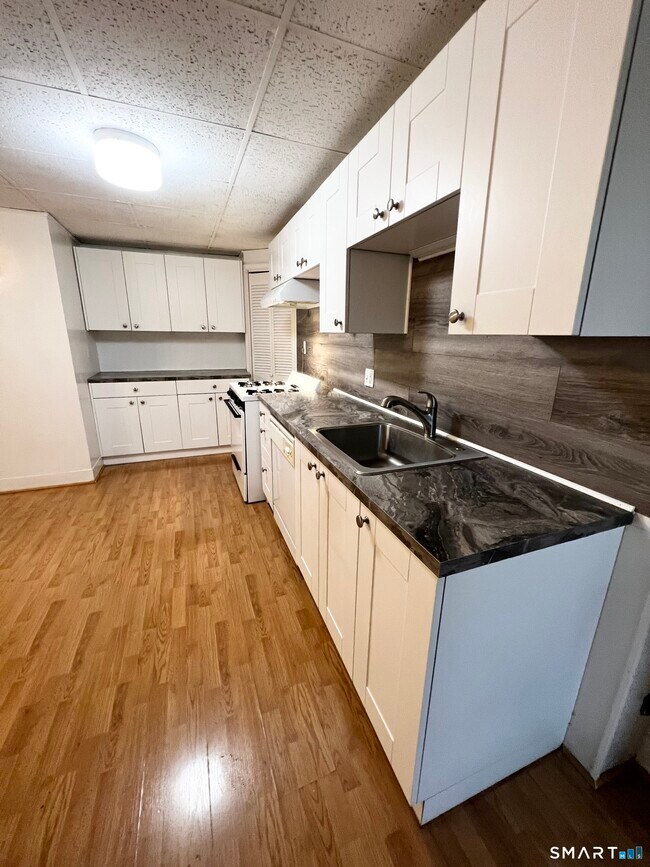 Photo - 143 William St Unit A