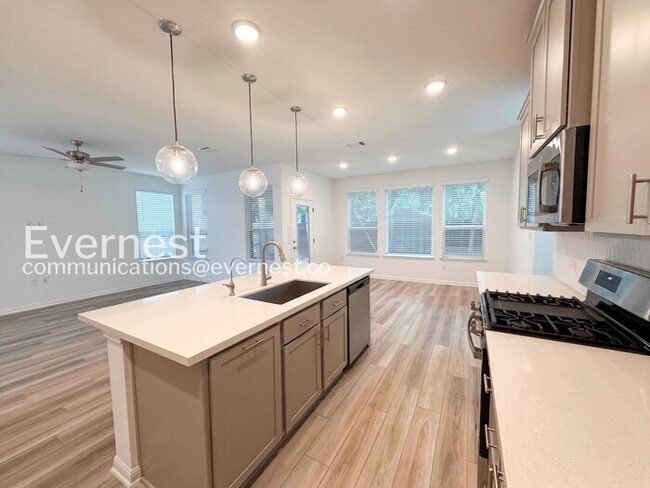 Photo - 1517 Iberville Dr