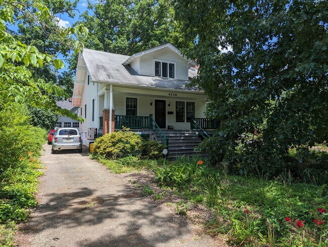 Photo - 4216 Queensbury Rd